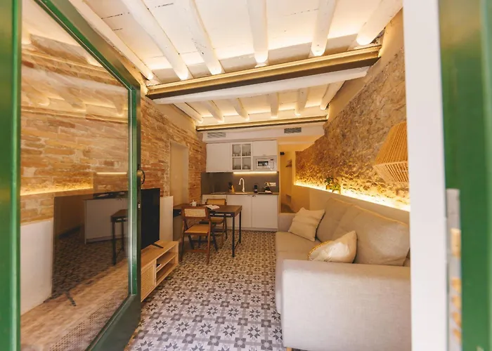Bravissimo Mora 14, Monthly Girona